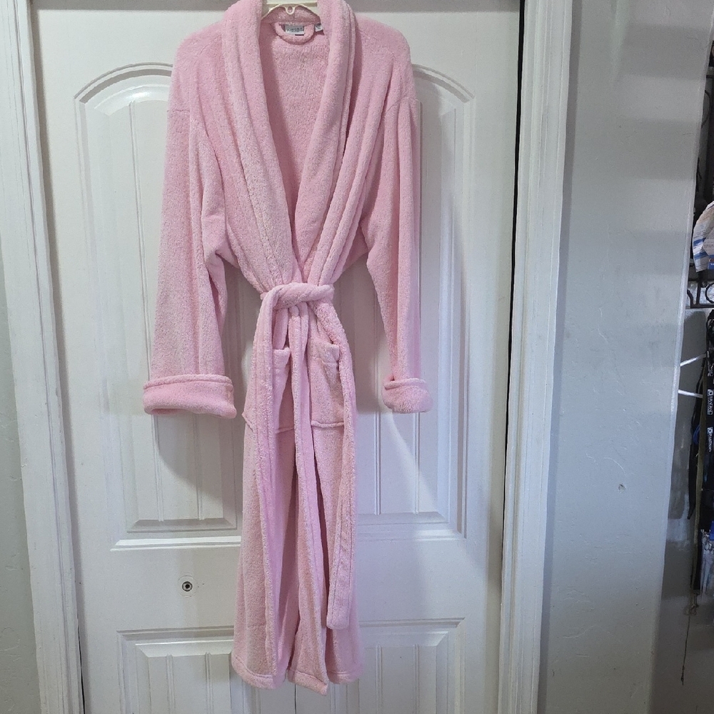 Sonoma Light Pink Plush Robe